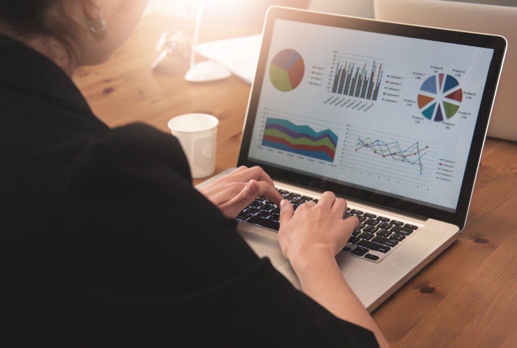 Analyzing and Visualizing Data with Power BI